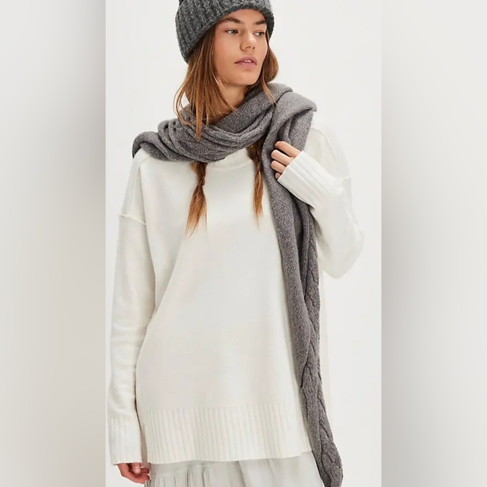 Free People Coastline Cable Knit Scarf in Charcoal, NWT